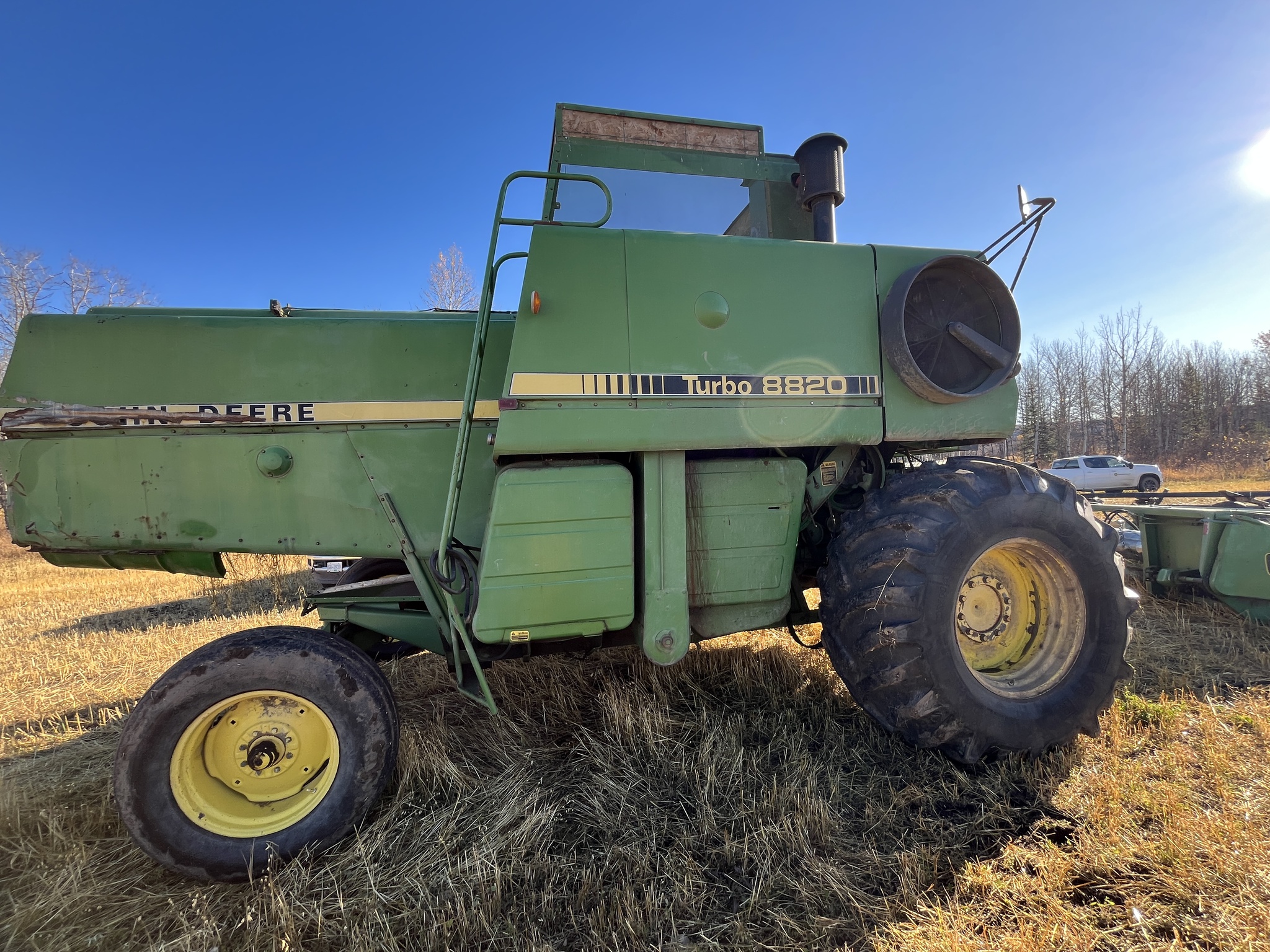1981 John Deere 8820 Image 2
