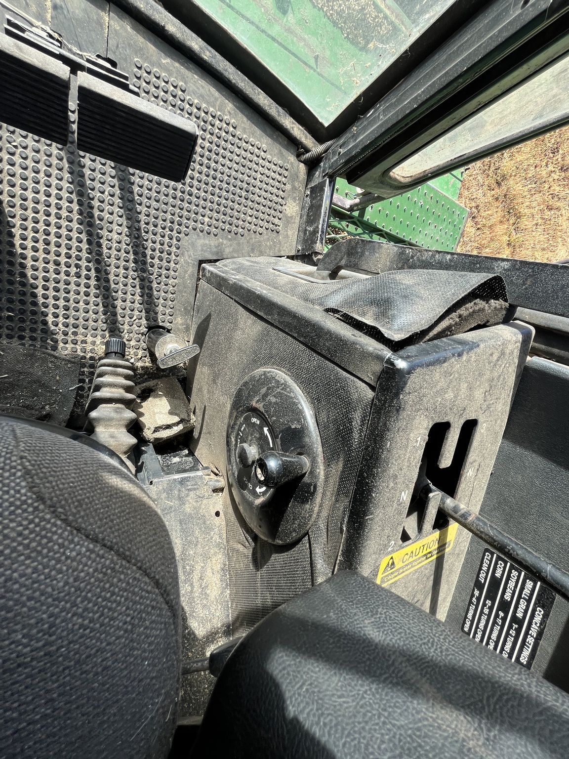 1981 John Deere 8820 Image 16