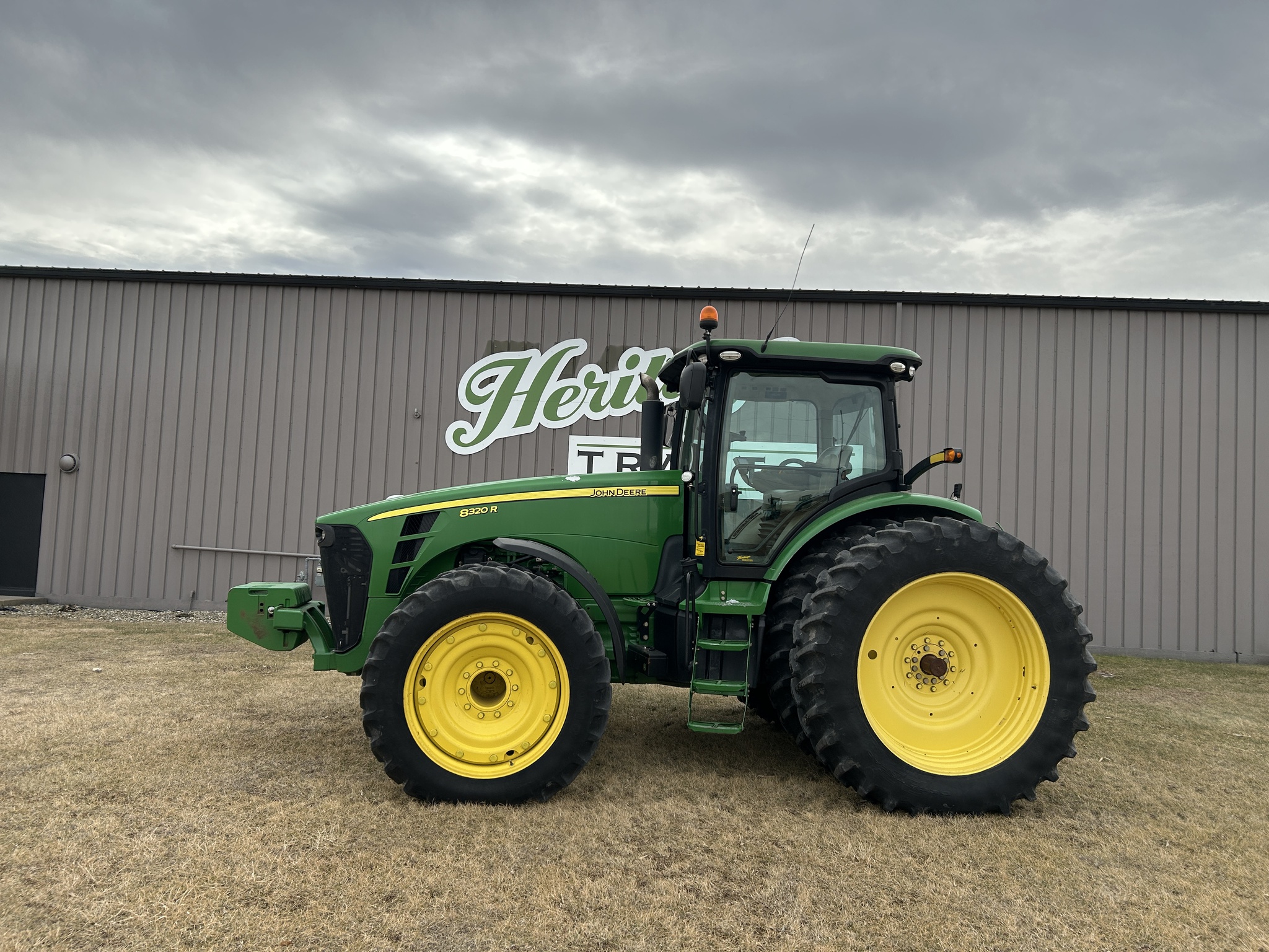  2010 John Deere 8320R at Heritage Tractor in Aledo, IL