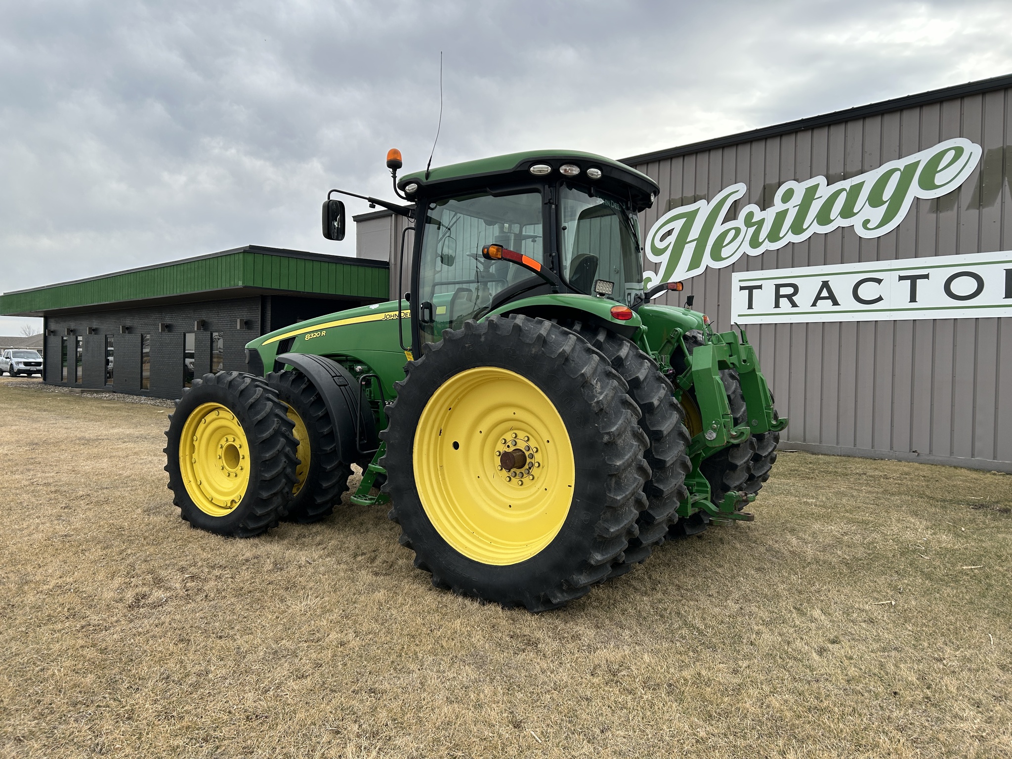  2010 John Deere 8320R at Heritage Tractor in Aledo, IL