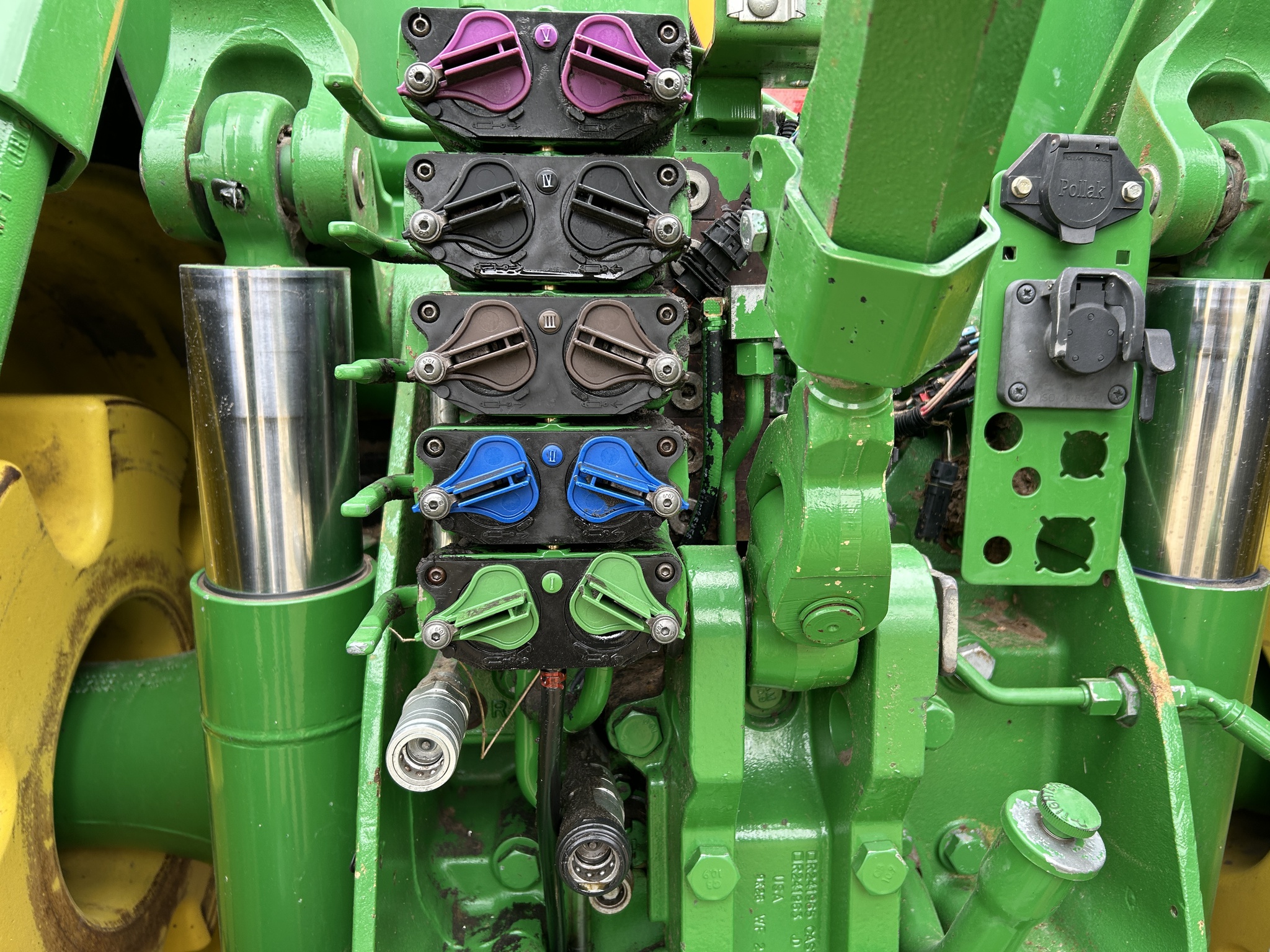  2010 John Deere 8320R at Heritage Tractor in Aledo, IL