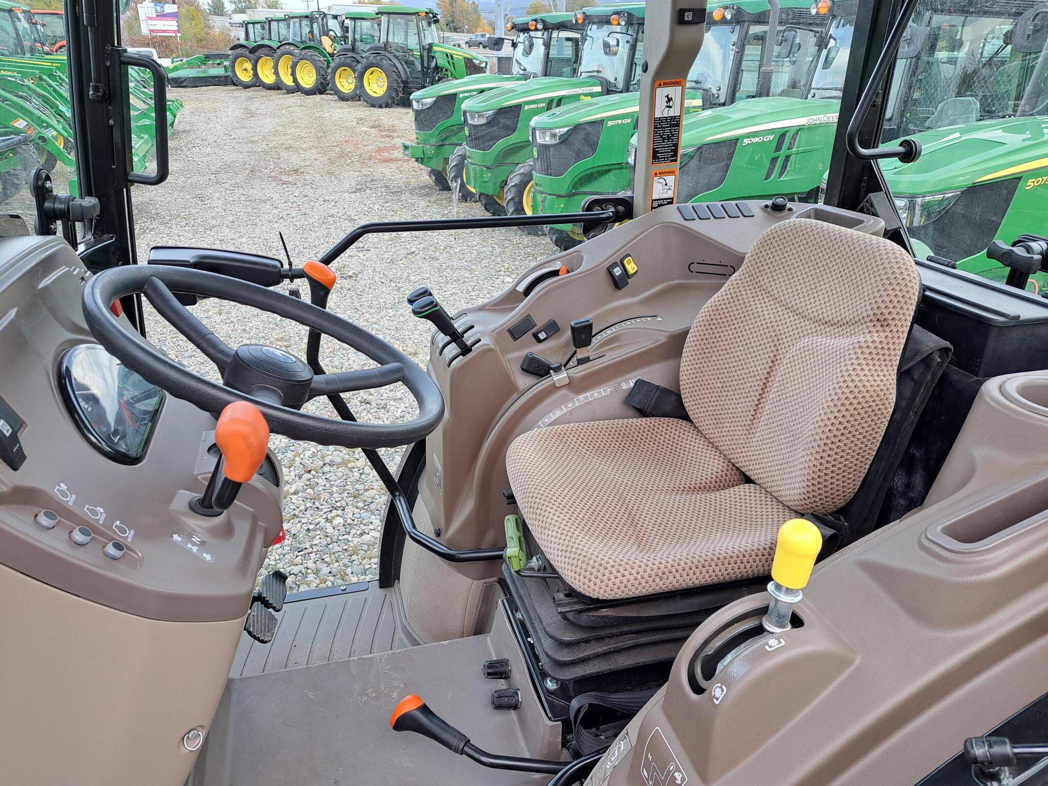 2023 John Deere 5075GN Image 5