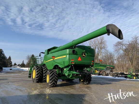 Photo of 2022 John Deere S780