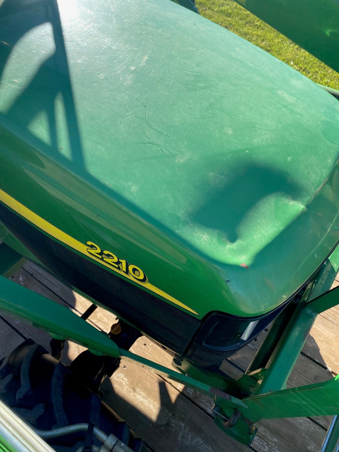 2004 John Deere 2210 Image 7