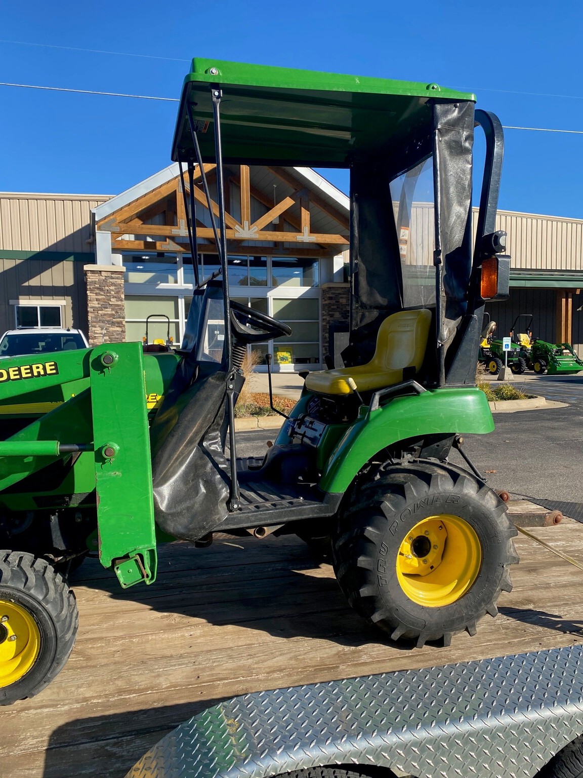 2004 John Deere 2210 Image 2