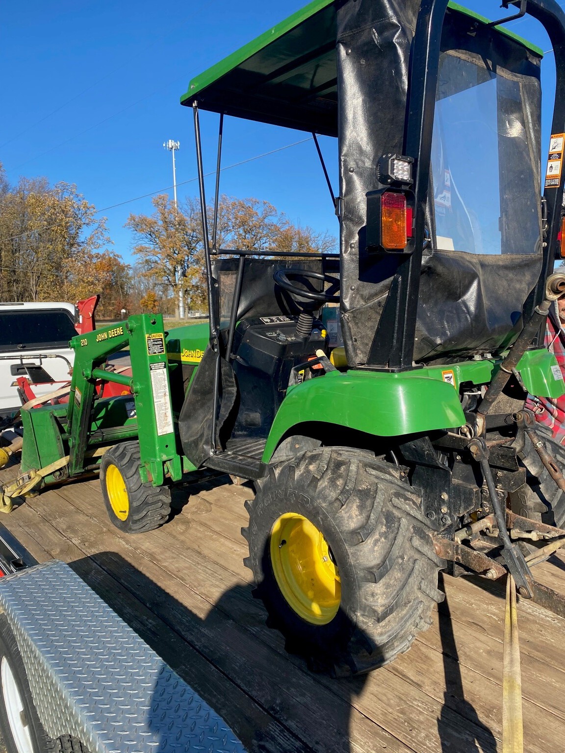 2004 John Deere 2210 Image 1