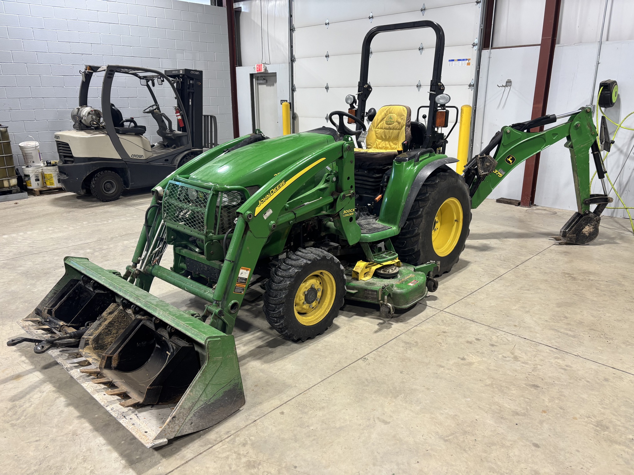 Used 2012 John Deere 3720 Compact Utility Tractors at Koenig Equipment in Botkins, OH - PhotoXL0