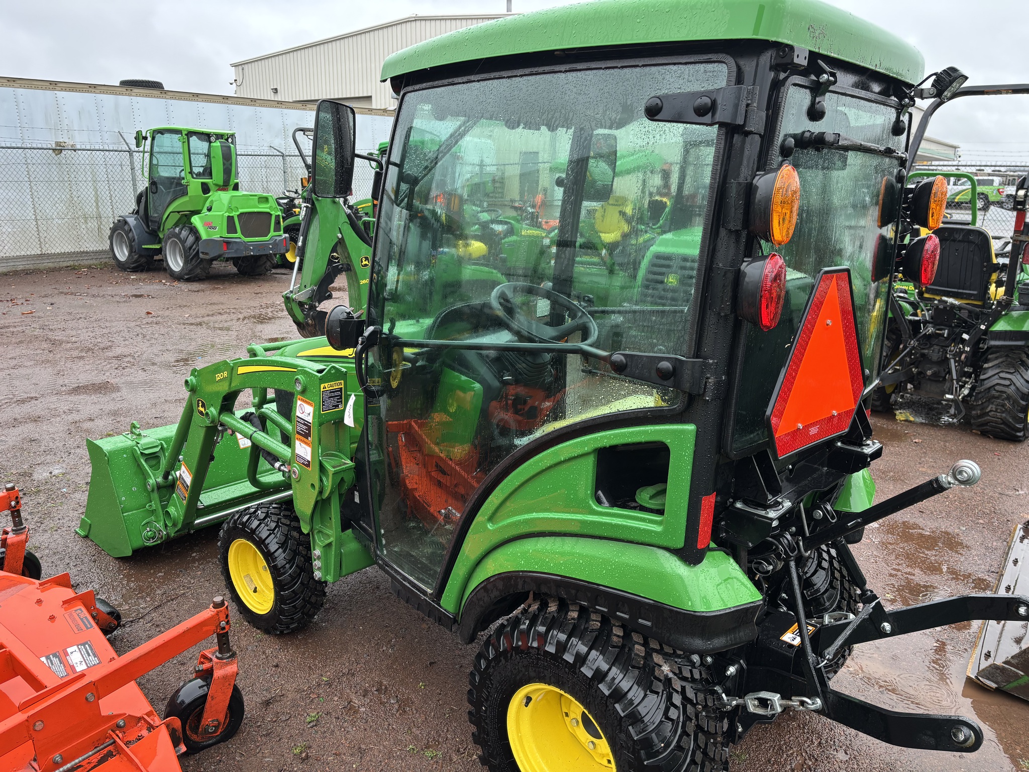 2023 John Deere 1025R Image 6