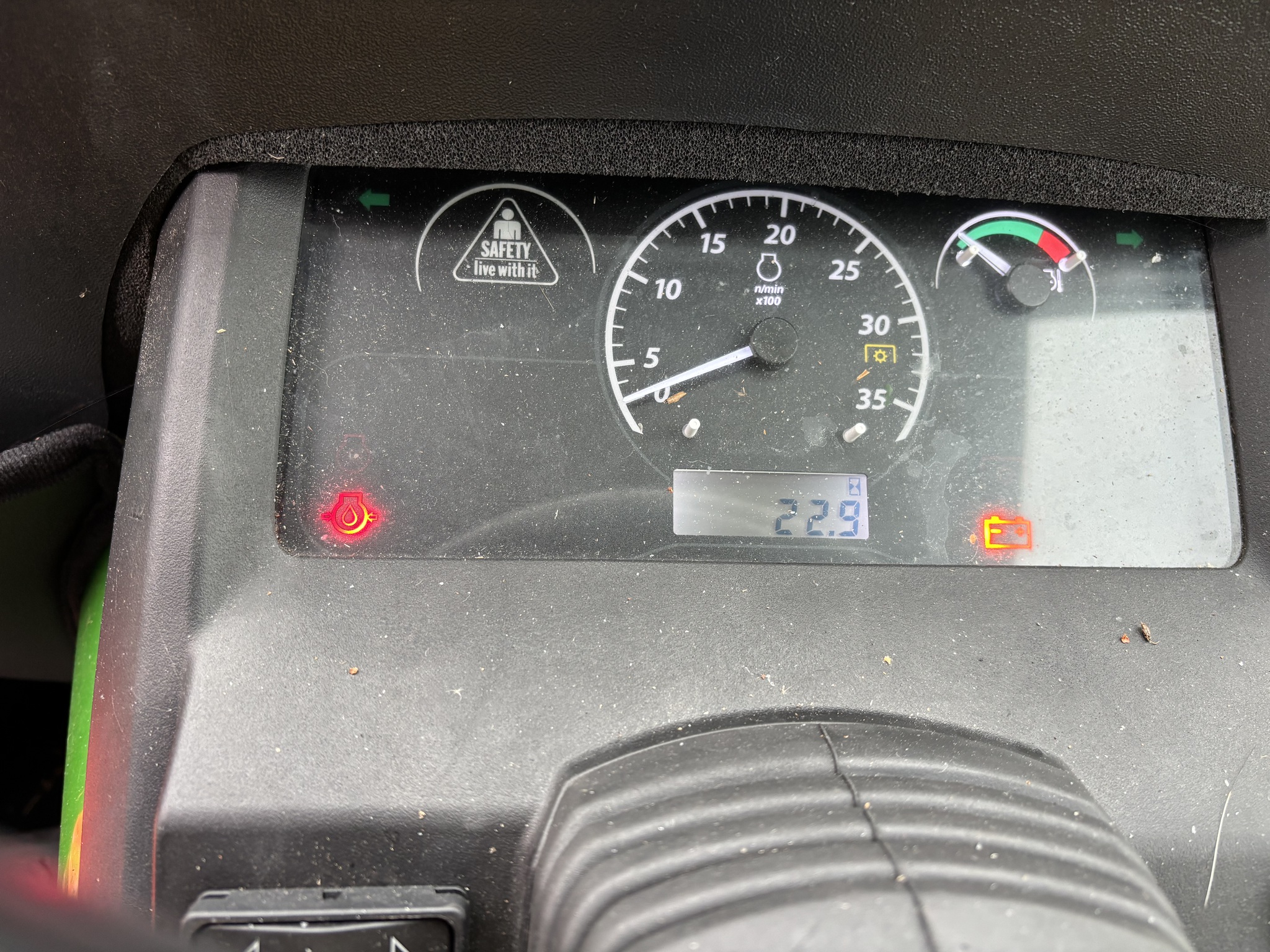 2023 John Deere 1025R Image 9