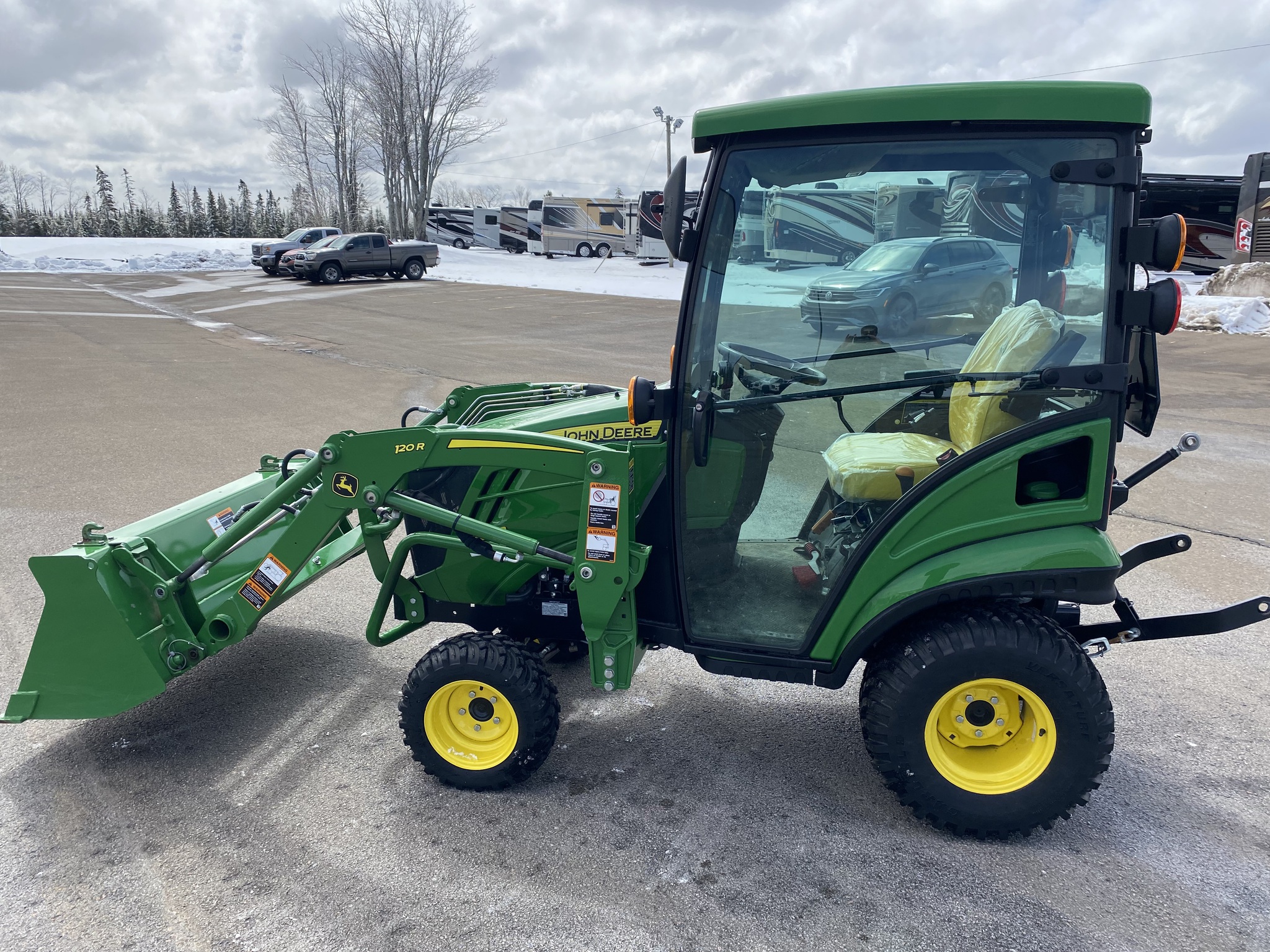2023 John Deere 1025R Image 6