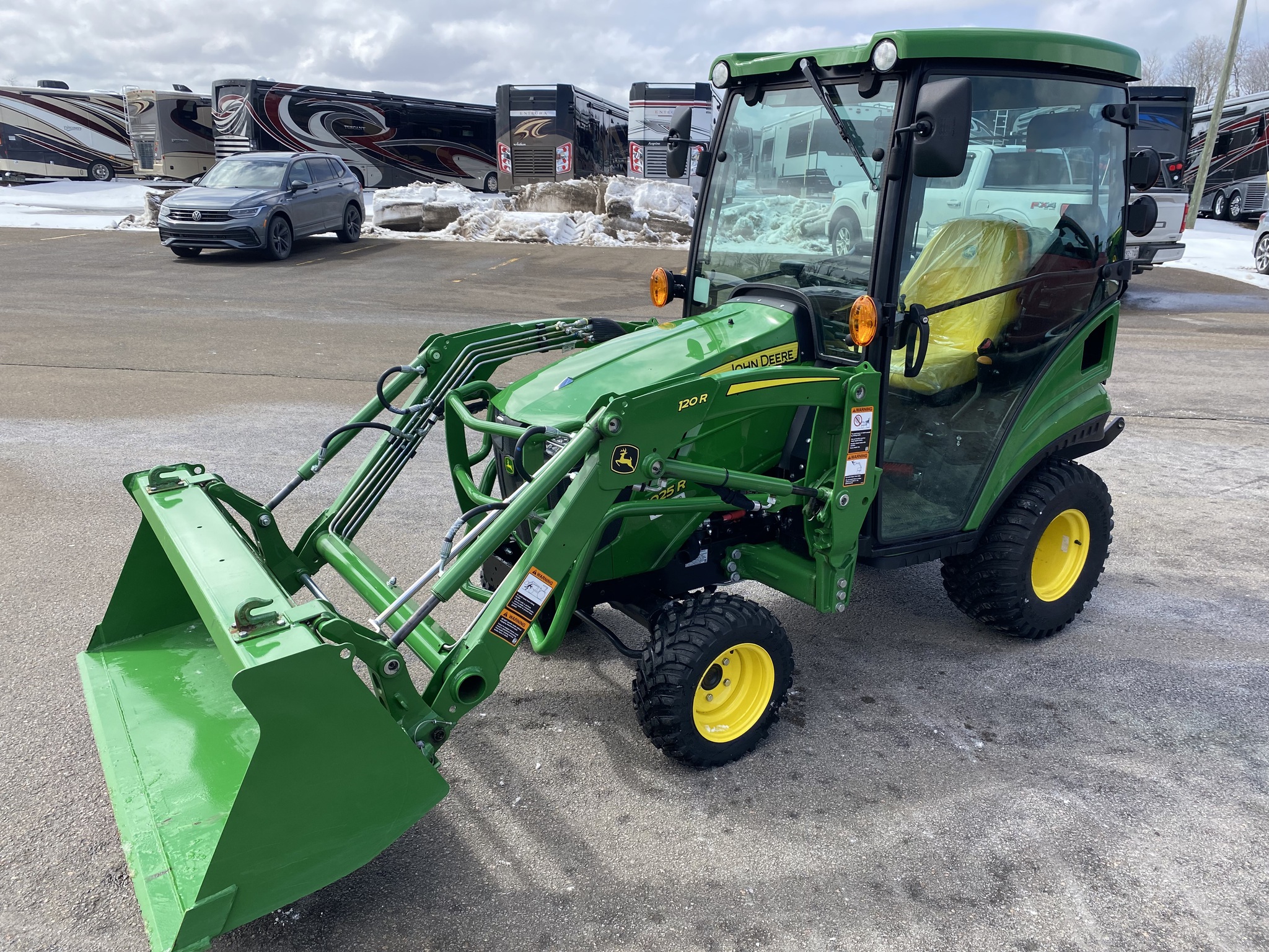 2023 John Deere 1025R Image 23