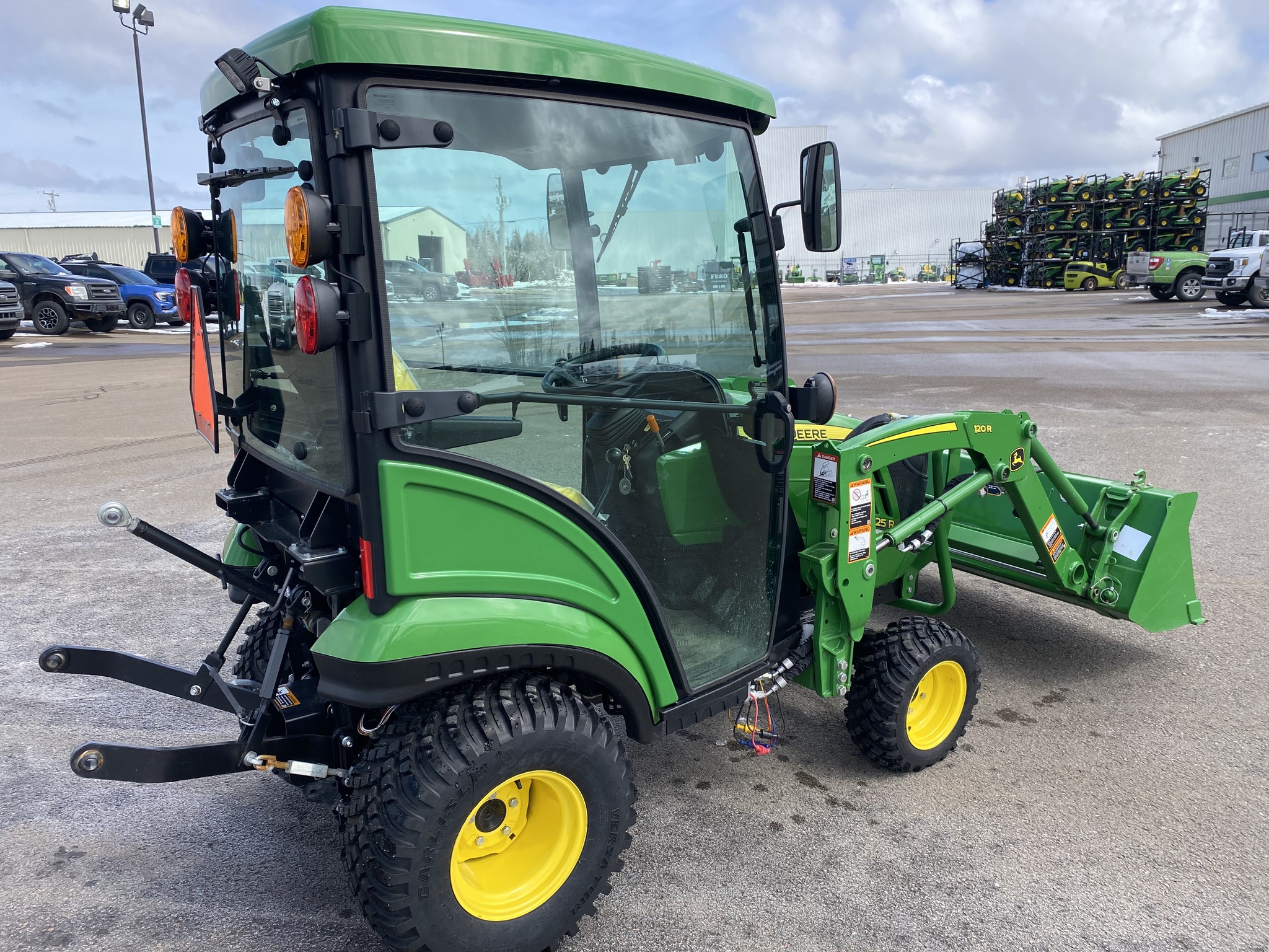 2023 John Deere 1025R Image 22