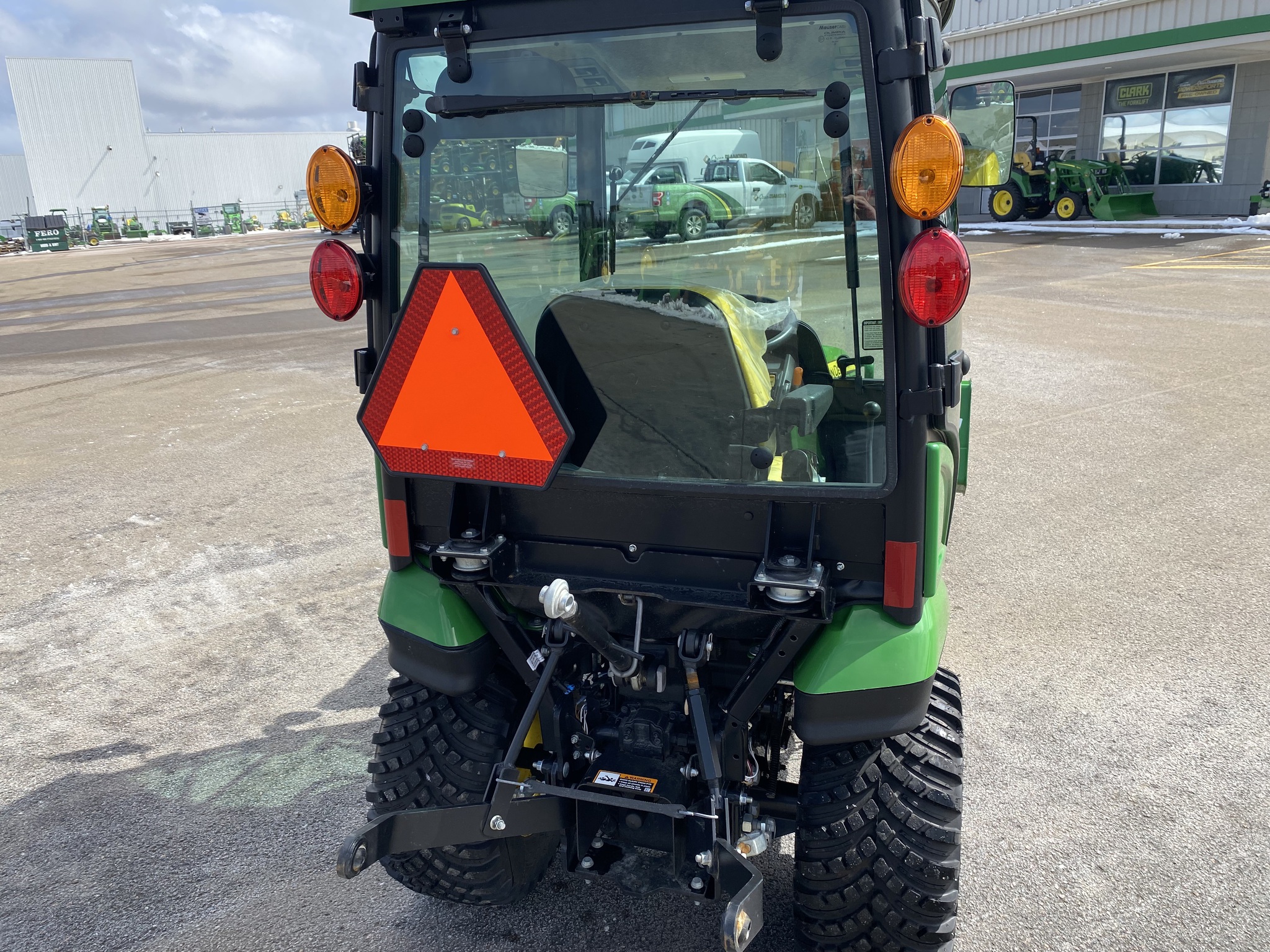 2023 John Deere 1025R Image 18