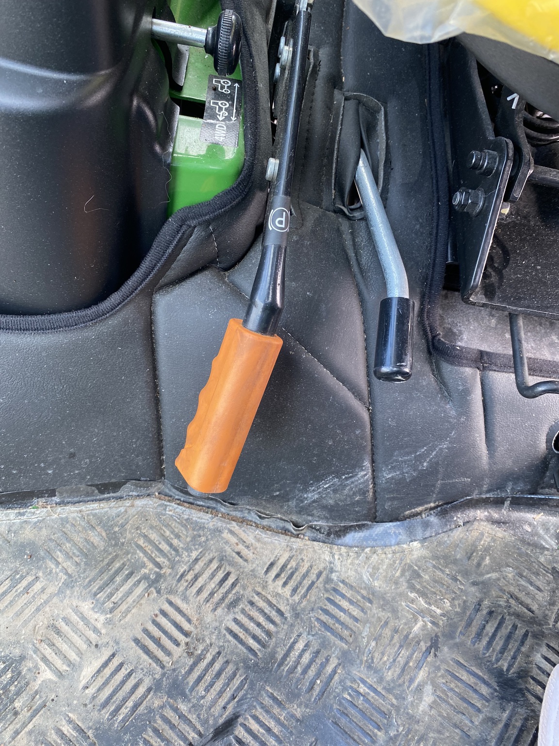 2023 John Deere 1025R Image 7