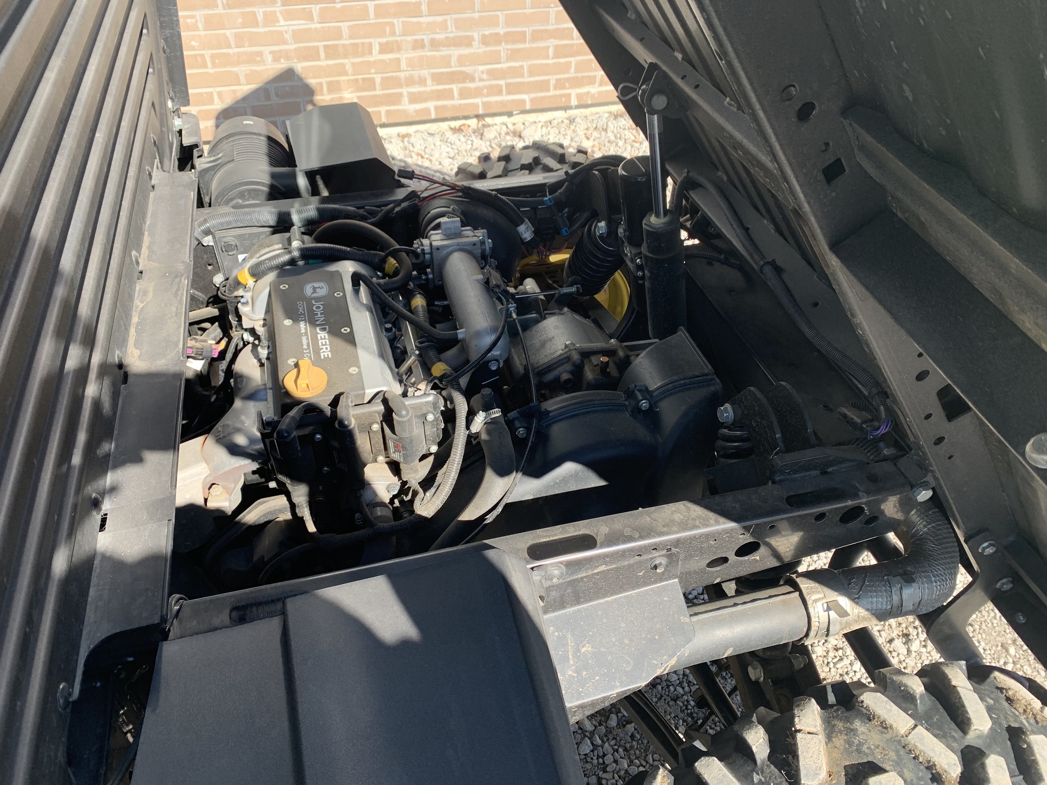  2021 John Deere XUV 835M at Heritage Tractor in Smithville, MO
