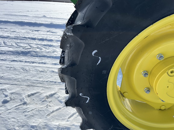 2025 John Deere 5075E - Photo11