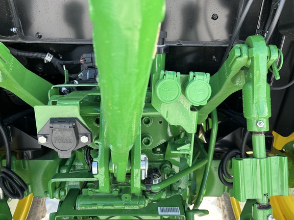 2025 John Deere 5075E - Photo28