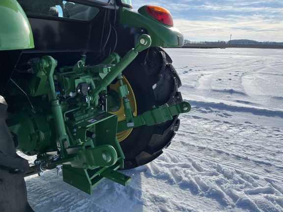 2025 John Deere 5075E - Photo31