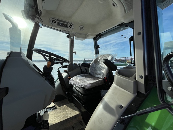 2025 John Deere 5075E - Photo33