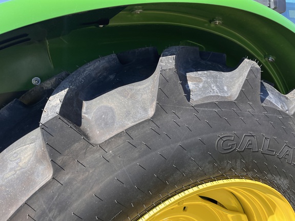 2025 John Deere 5075E - Photo9