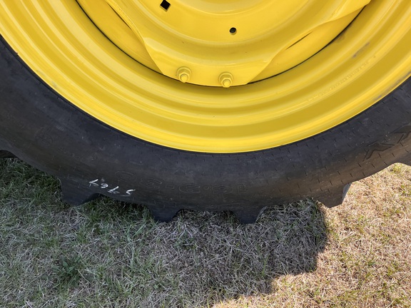 2025 John Deere 5075E - Photo11