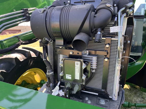 2025 John Deere 5075E - Photo13