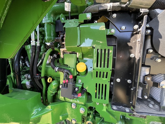 2025 John Deere 5075E - Photo15