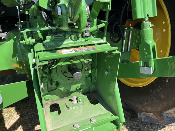 2025 John Deere 5075E - Photo18