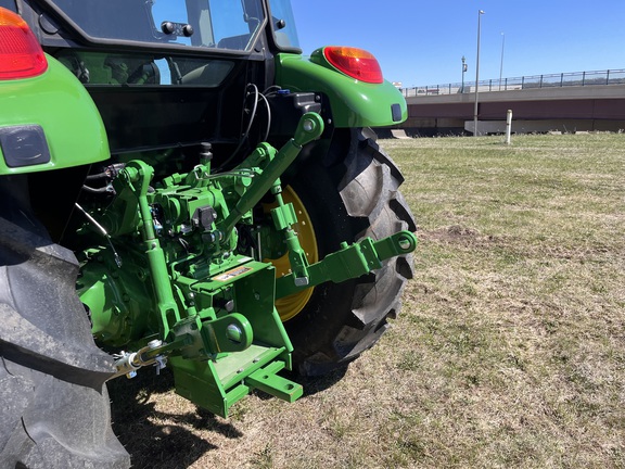 2025 John Deere 5075E - Photo20