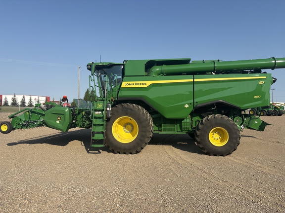 Used 2025 John Deere S7 900 Combines at Horizon Ag & Turf in Lloydminster, AB - Photo11
