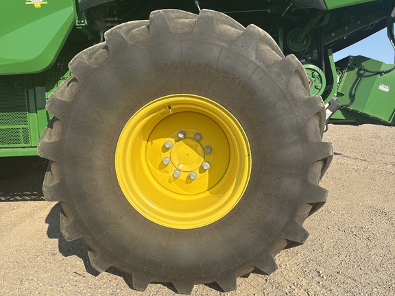 Used 2025 John Deere S7 900 Combines at Horizon Ag & Turf in Lloydminster, AB - Photo15