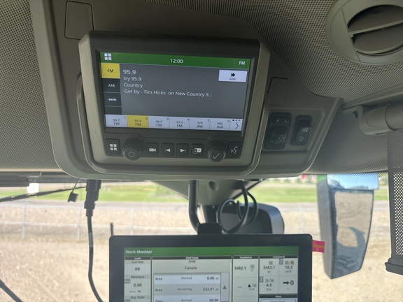 Used 2025 John Deere S7 900 Combines at Horizon Ag & Turf in Lloydminster, AB - Photo19