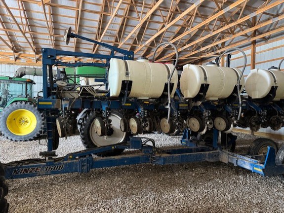 2019 Kinze 3600