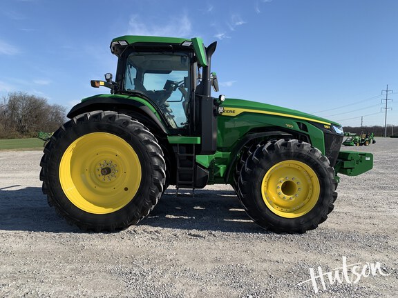 Photo of 2024 John Deere 8R 250