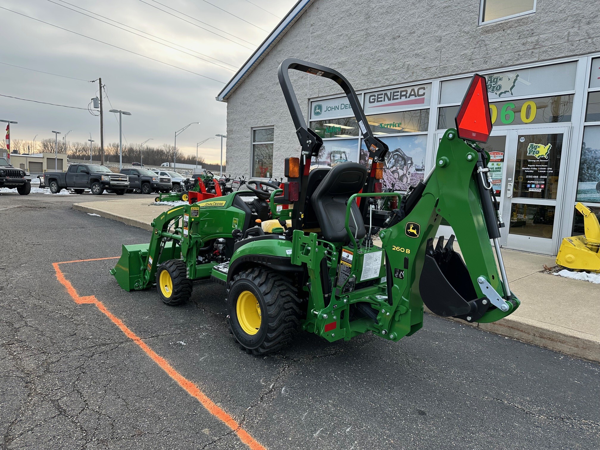 2025 John Deere 1025R Image 3