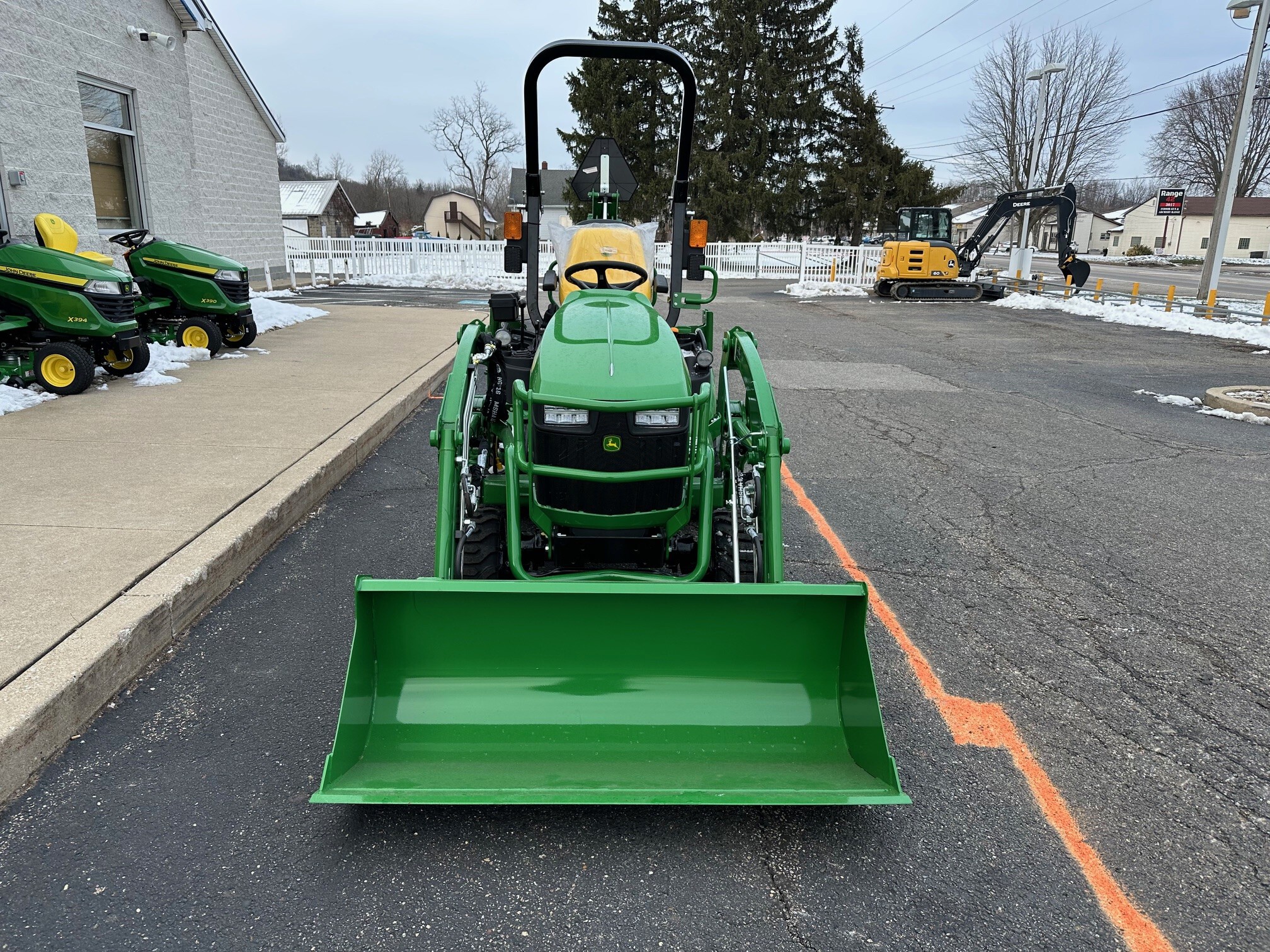 2025 John Deere 1025R Image 5
