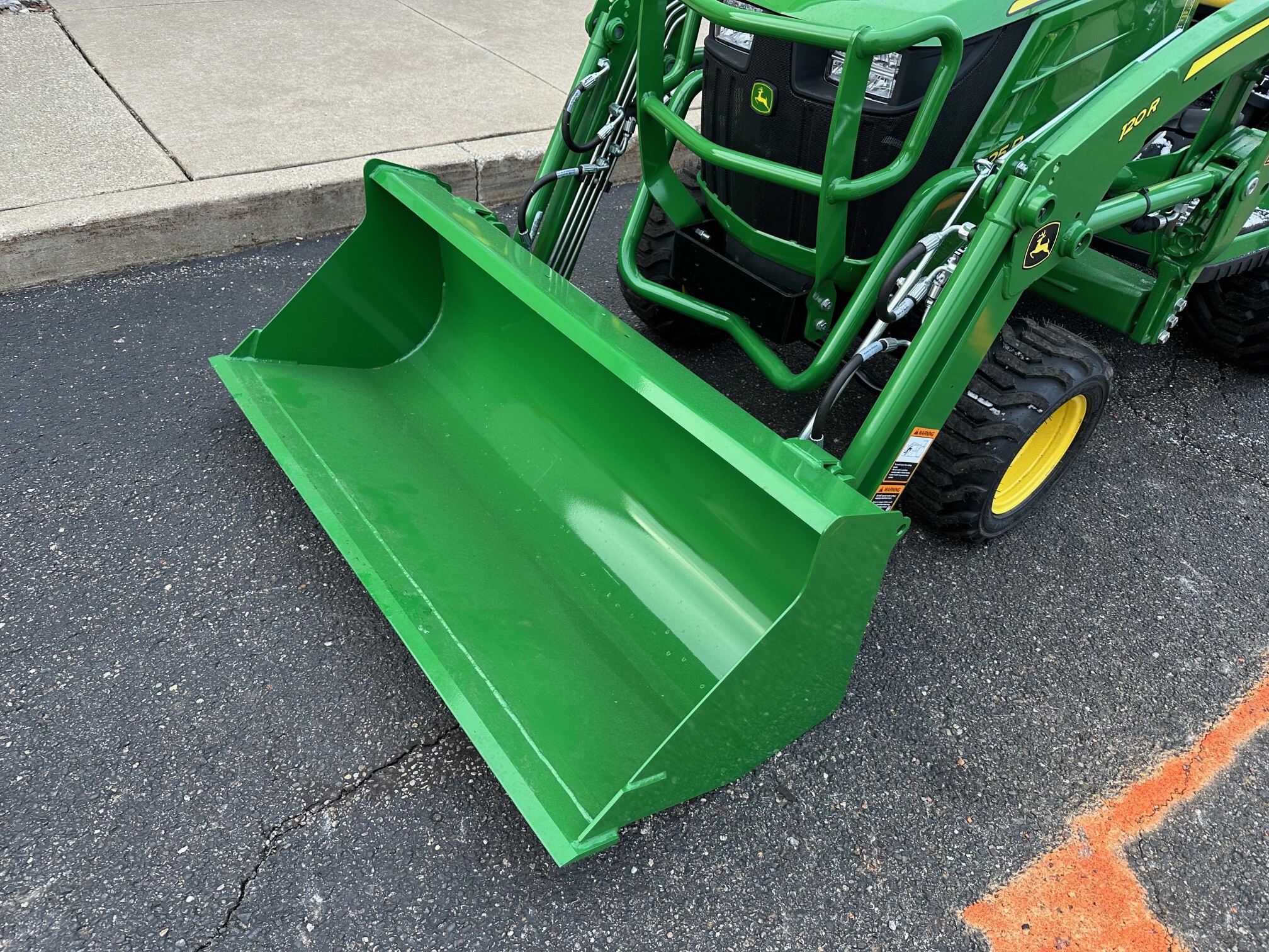 2025 John Deere 1025R Image 6