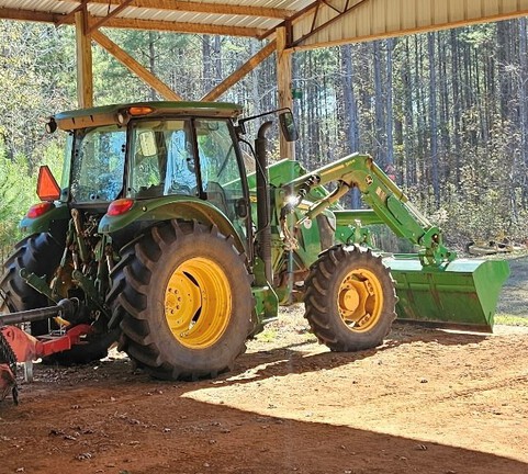 2017 John Deere 5100M Photo 2