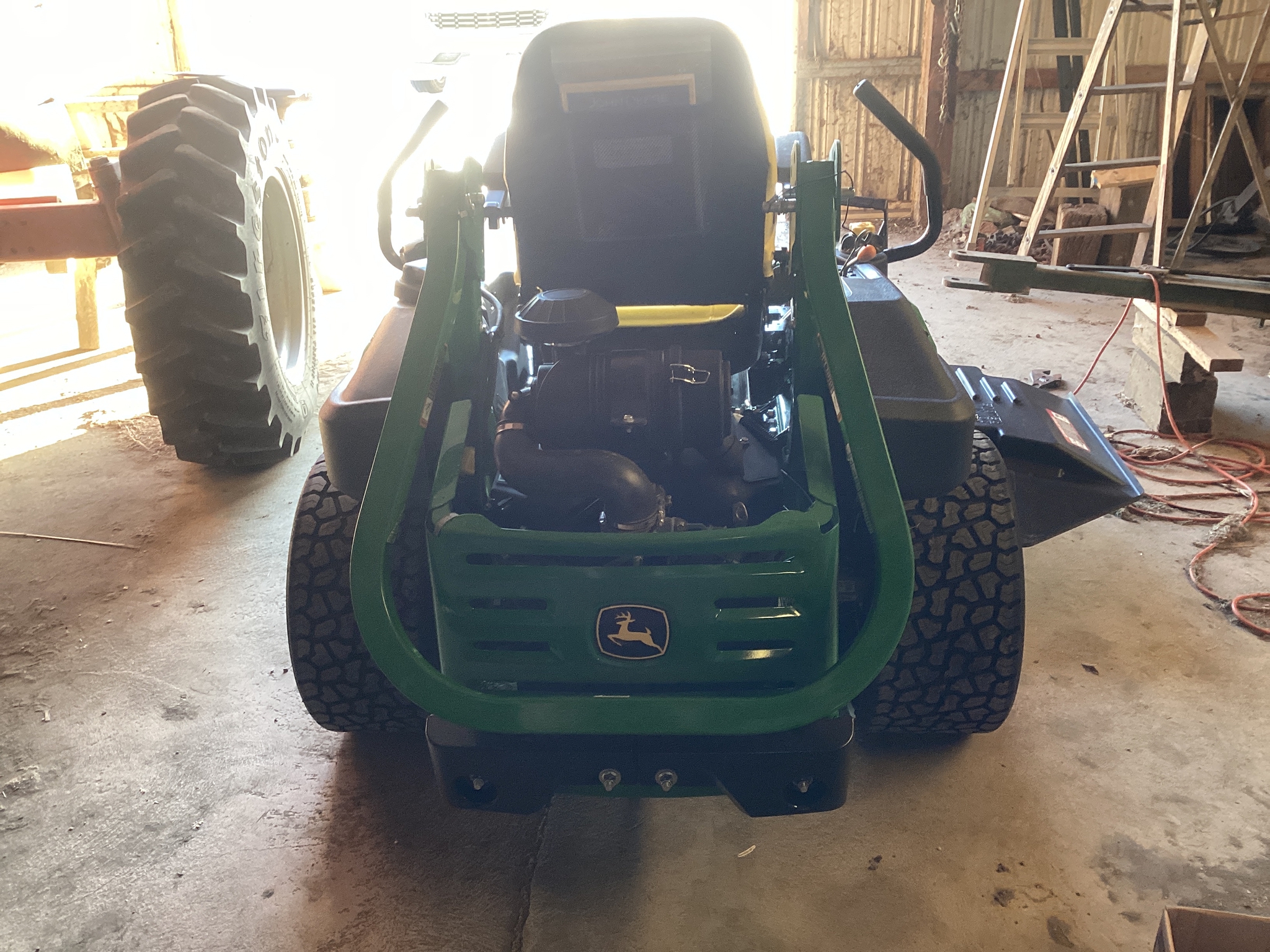 2023 John Deere Z930M Image 5