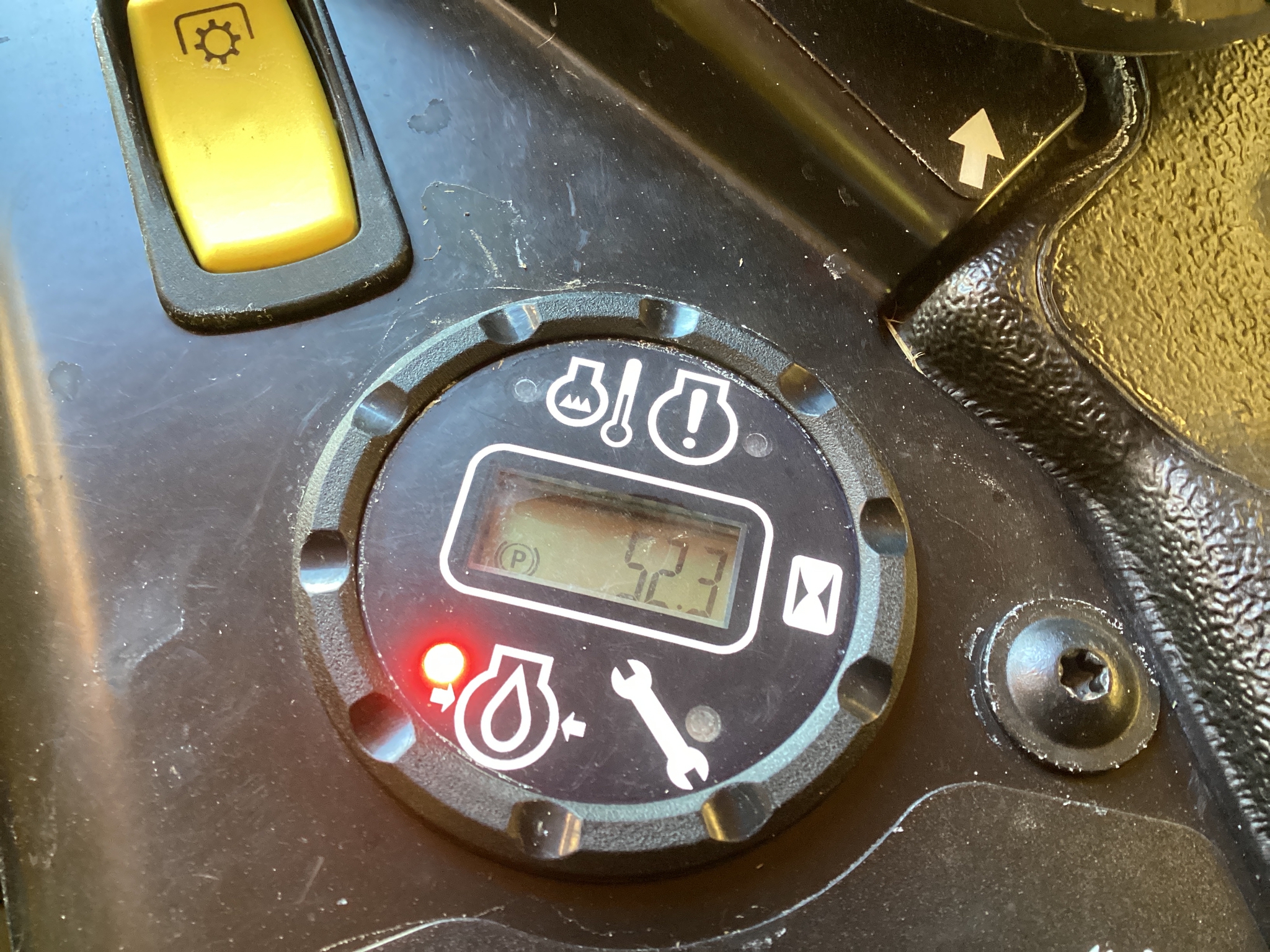 2023 John Deere Z930M Image 6