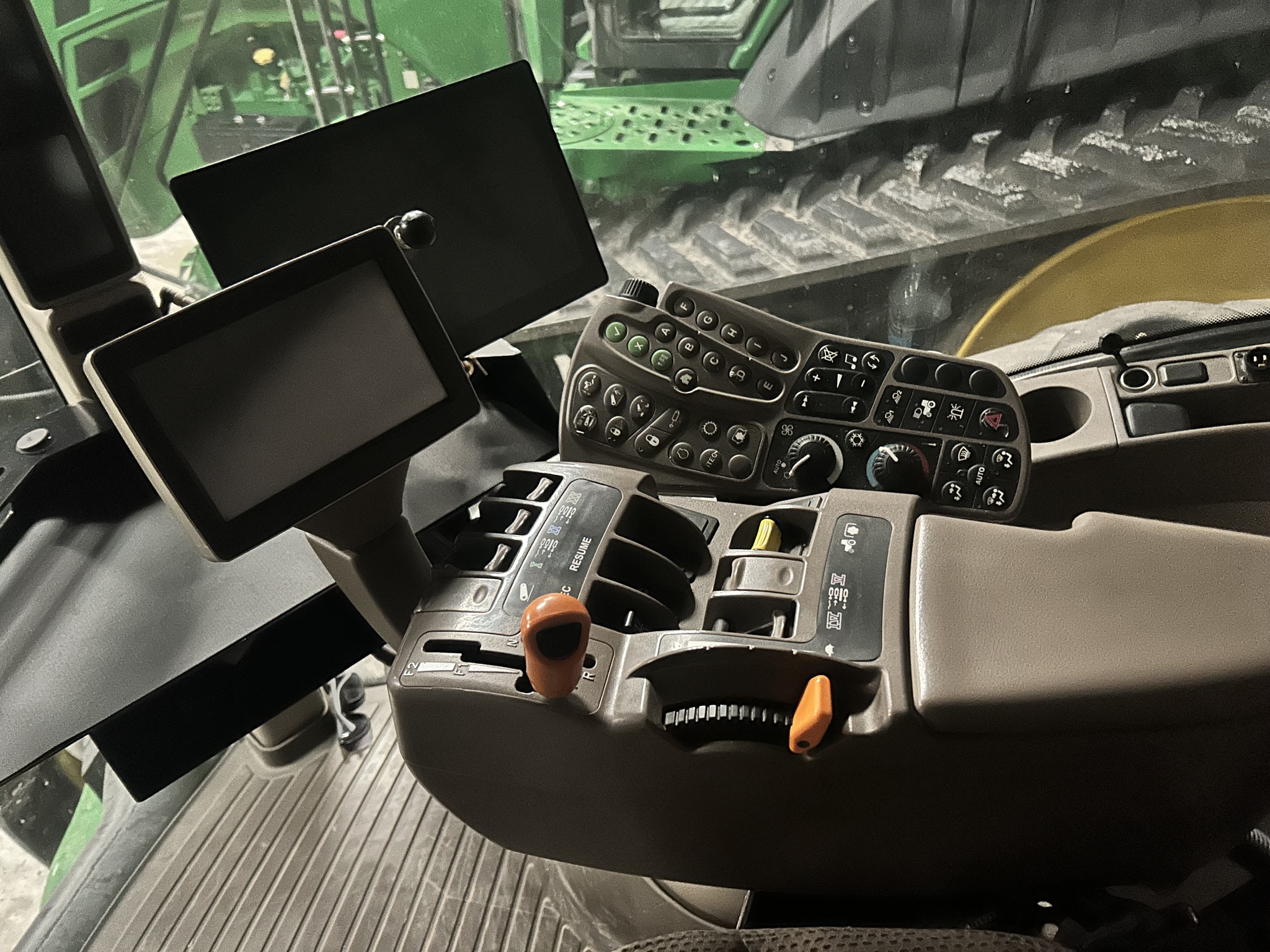 2013 John Deere 8360RT Image 14