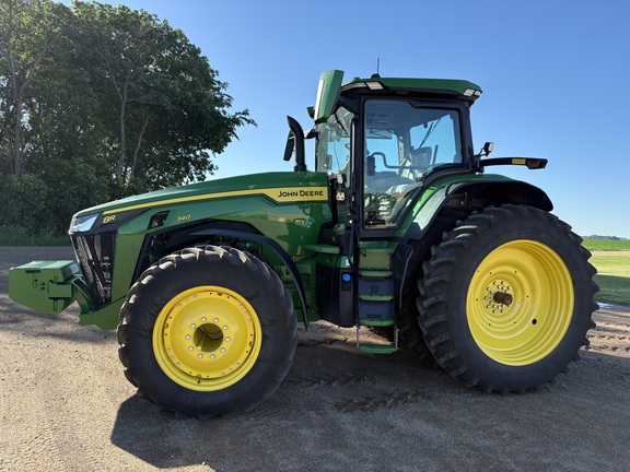 2025 John Deere 8R 340 - Photo1