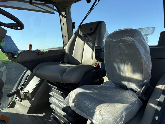 2025 John Deere 8R 340 - Photo13