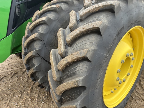 2025 John Deere 8R 340 - Photo11
