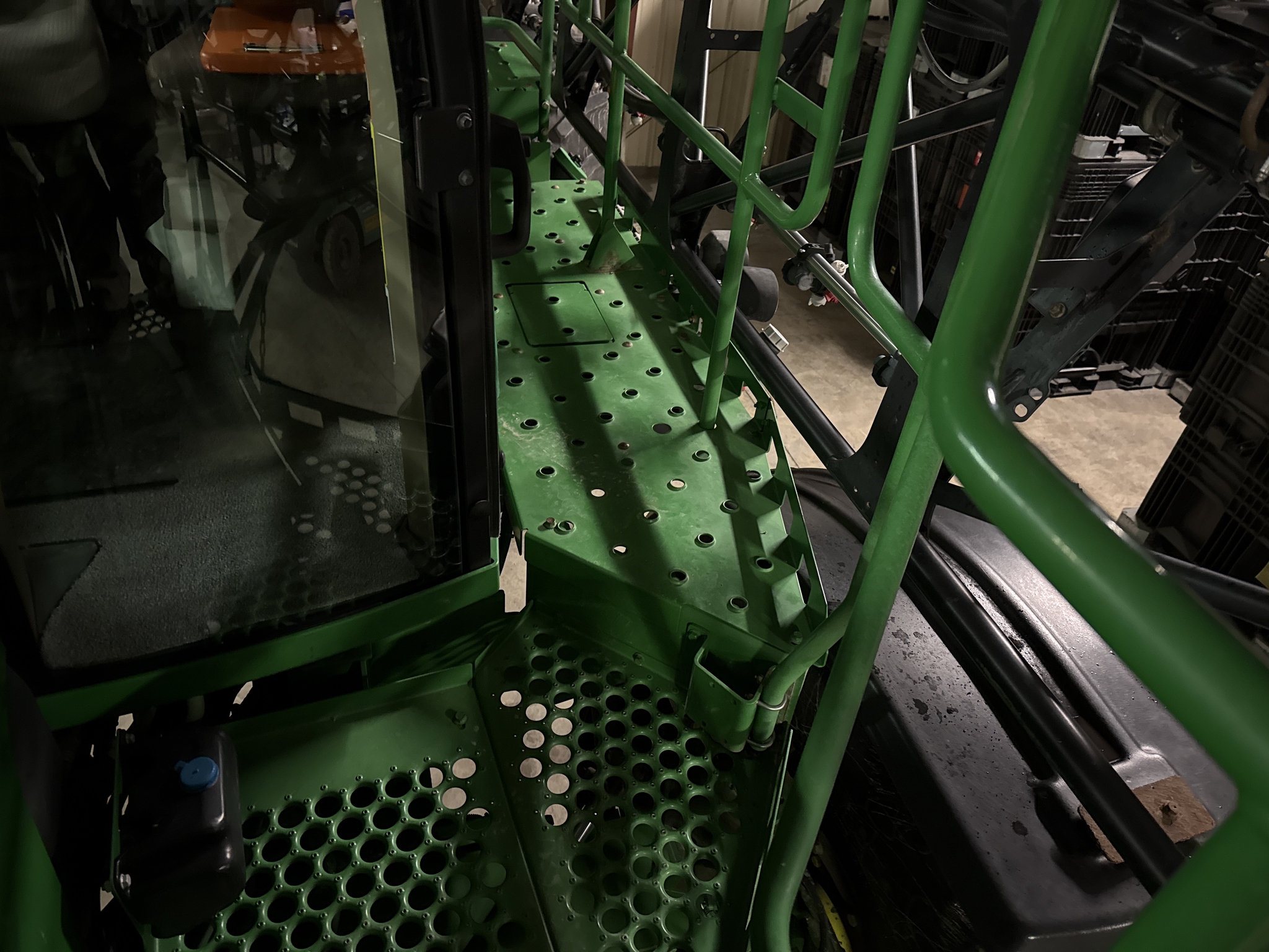 2013 John Deere 4940 Image 52