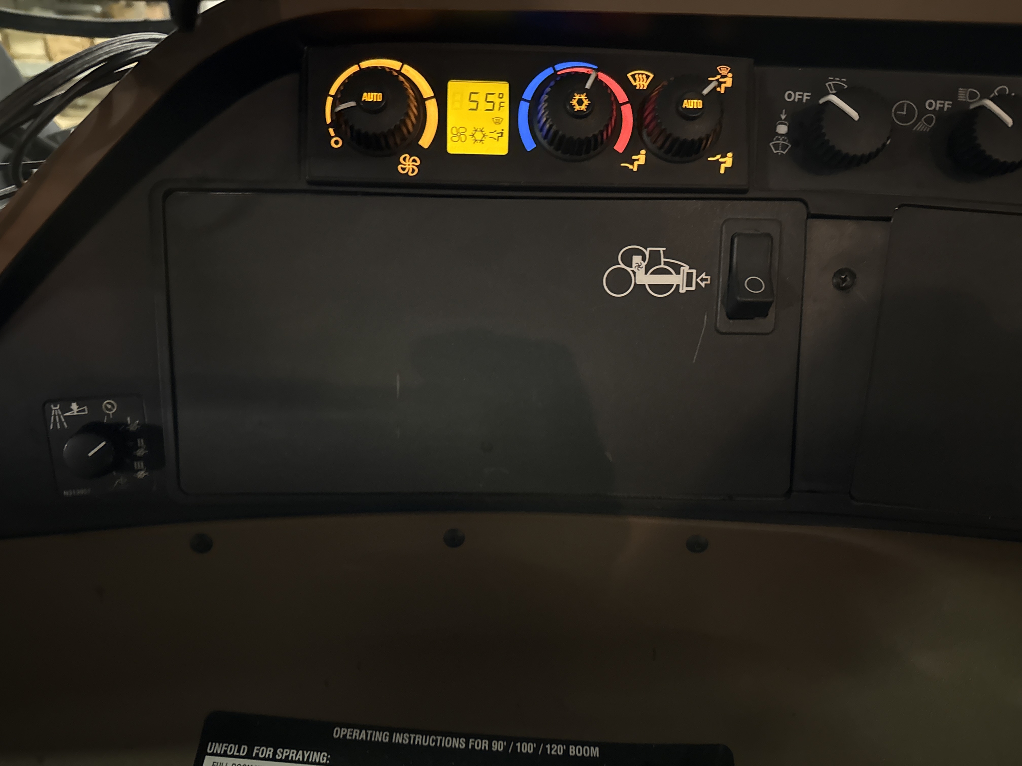 2013 John Deere 4940 Image 81