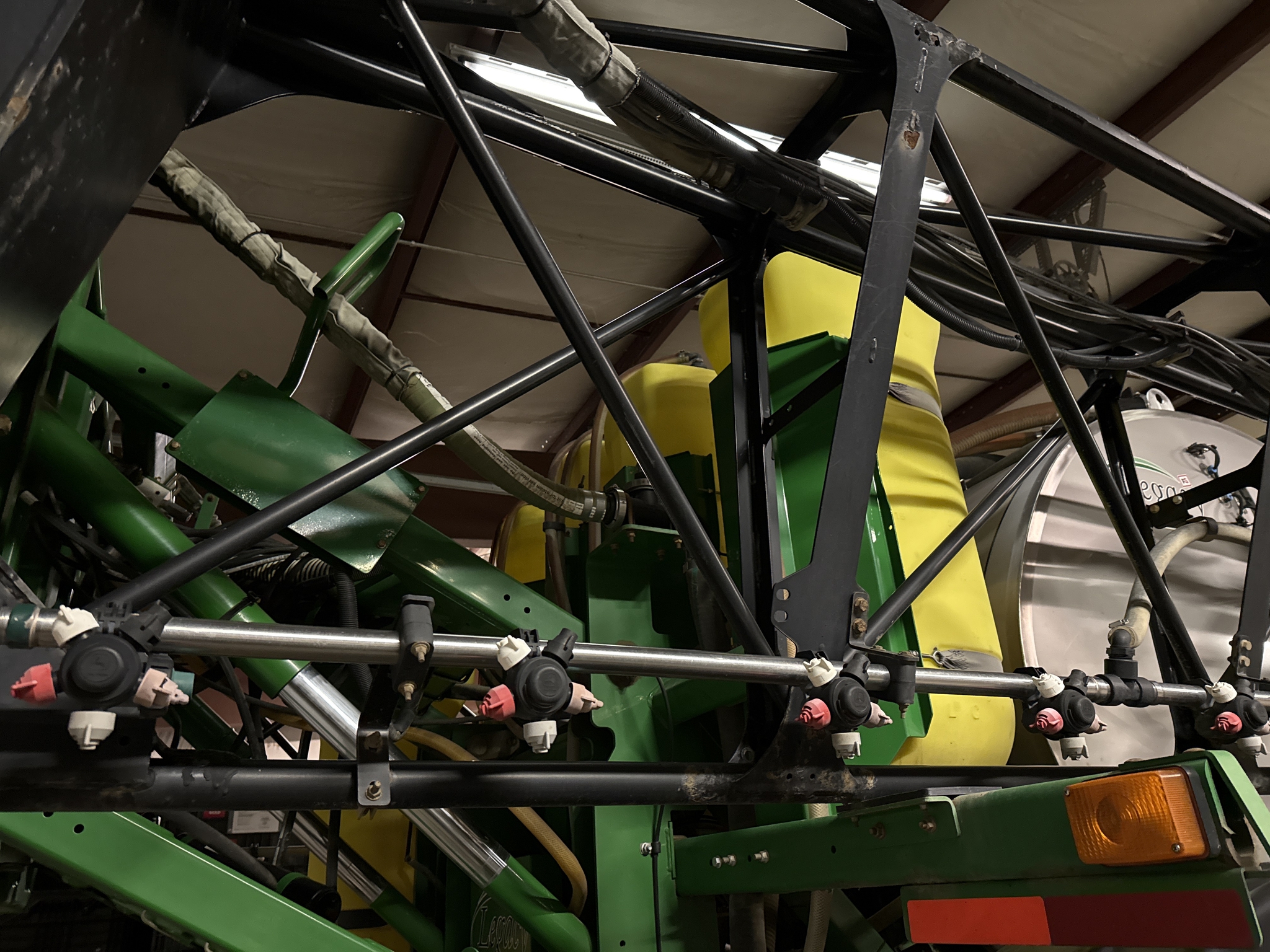 2013 John Deere 4940 Image 31