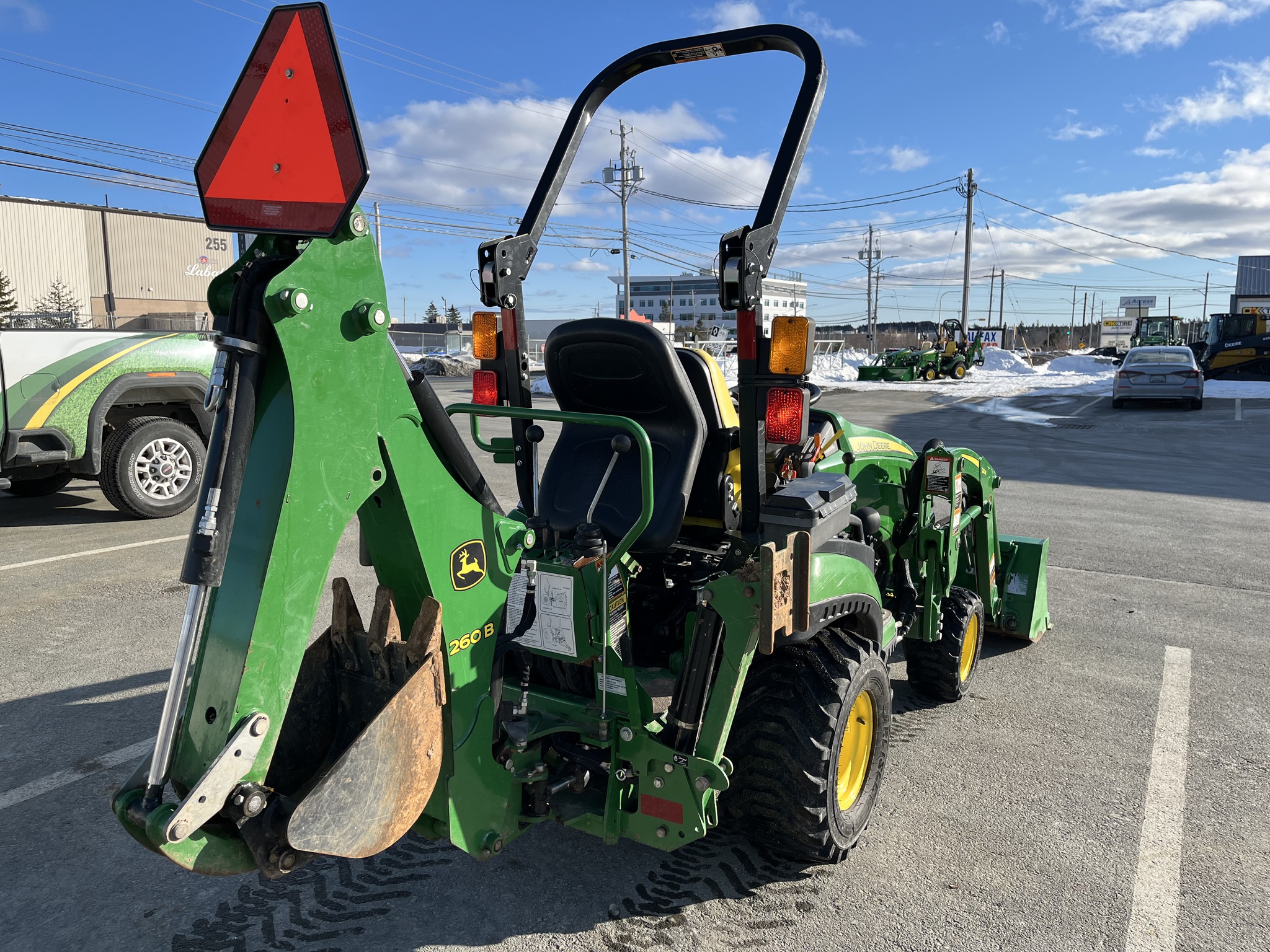 2020 John Deere 1025R Image 5