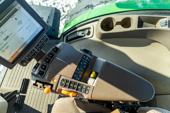 Used 2015 John Deere 8270R Row Crop Tractors at Koenig Equipment in Anna, OH - Photo29