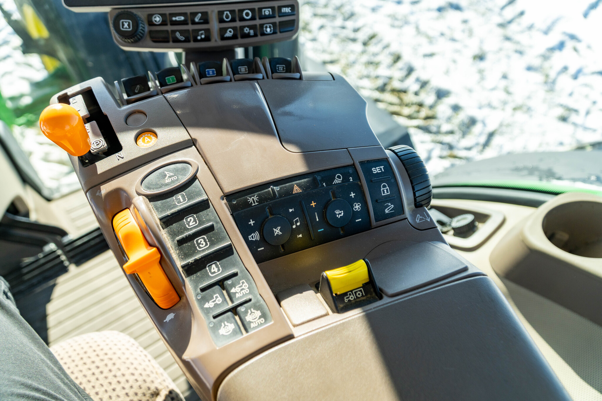 Used 2015 John Deere 8270R Row Crop Tractors at Koenig Equipment in Anna, OH - PhotoXL30